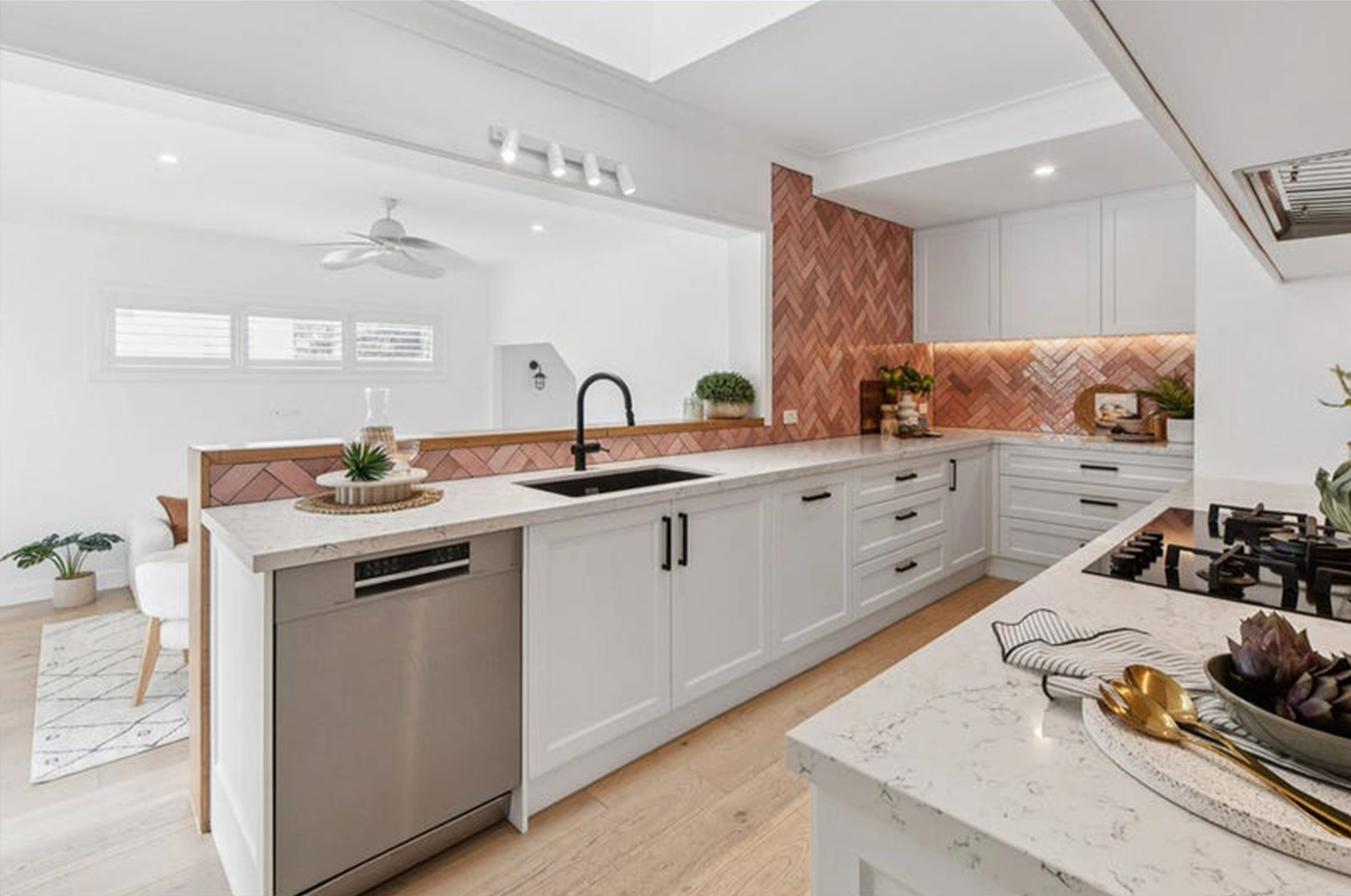 RONA1.7_KITCHEN